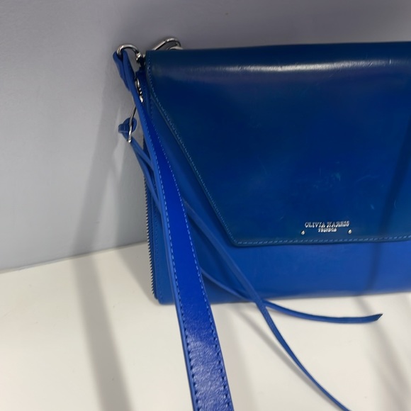 OLIVIA HARRIS.  Woman’s. Leather purse. All leather. Blue color  Great condition - Picture 4 of 11